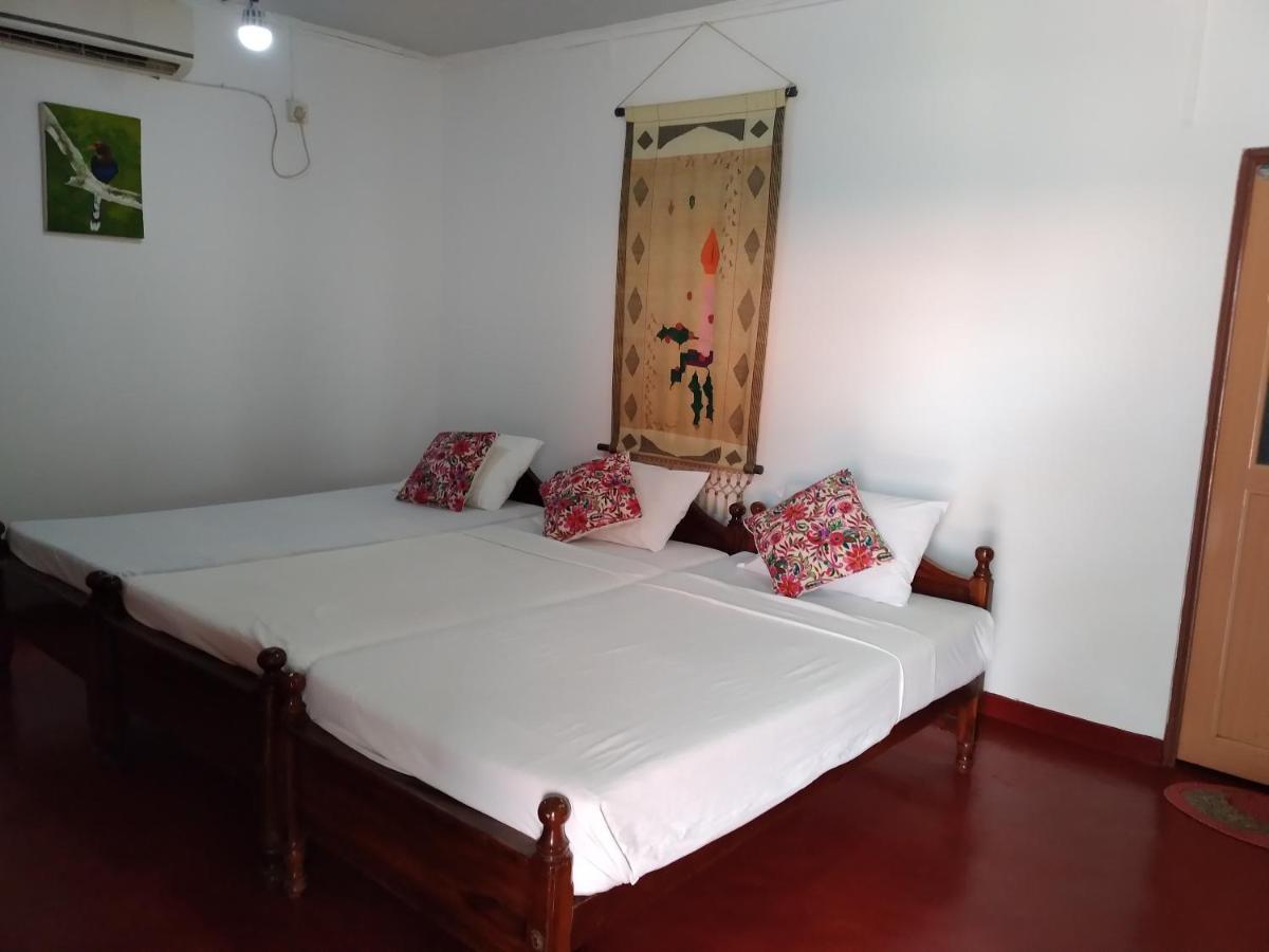 Happy Beach Guest House Hambantota Kültér fotó