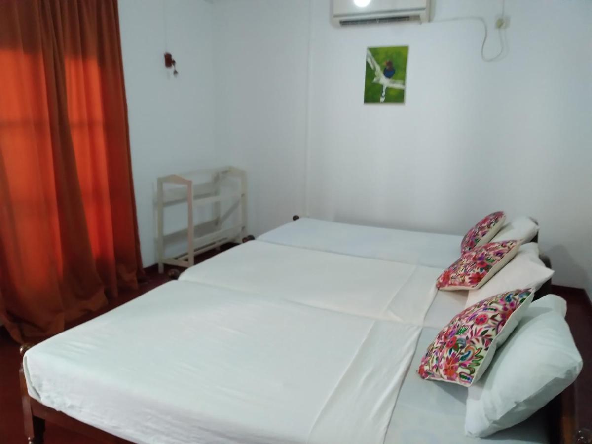 Happy Beach Guest House Hambantota Kültér fotó