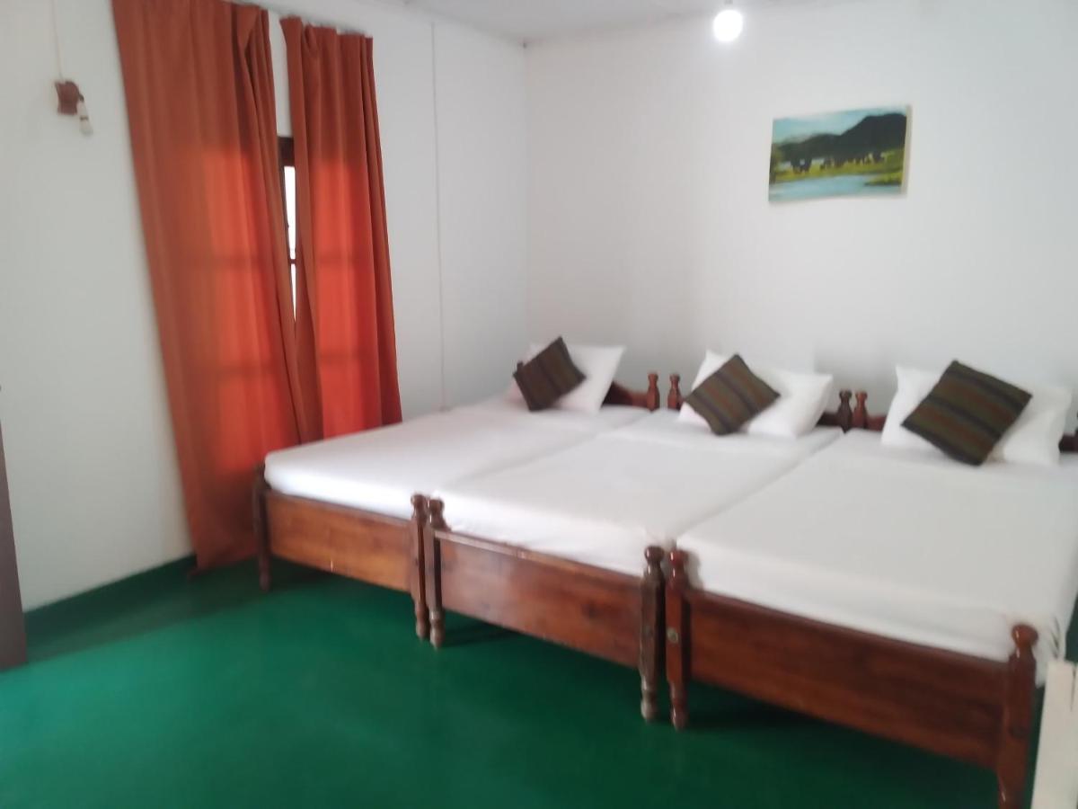 Happy Beach Guest House Hambantota Kültér fotó
